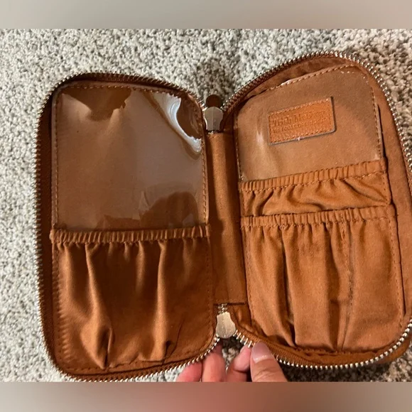 Trish McEvoy makeup planner and brush case Excellent condition - Picture 4 of 4